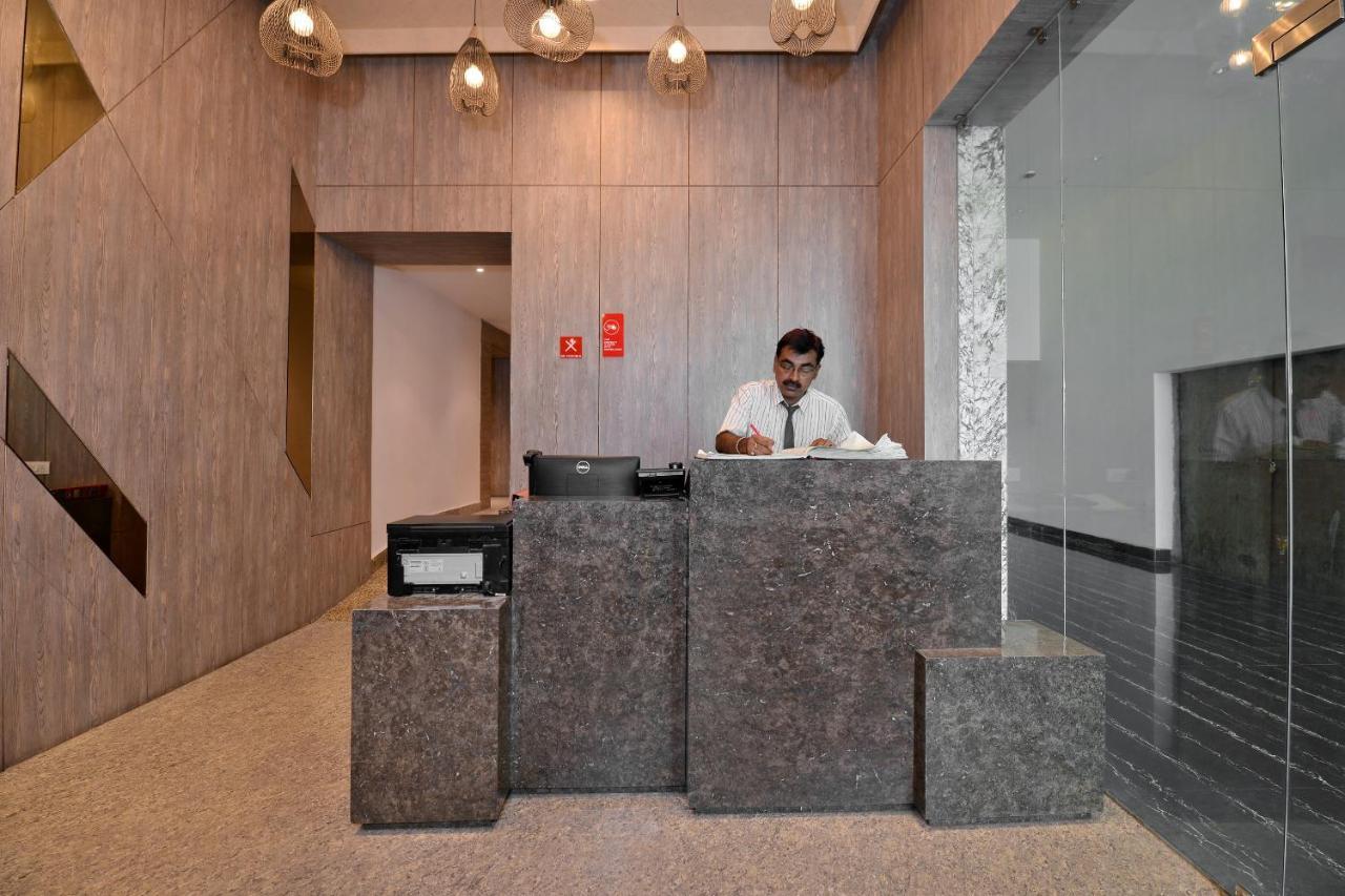 Vaccinated Staff - Capital O 7899 Casa Hotell Kolkata Eksteriør bilde